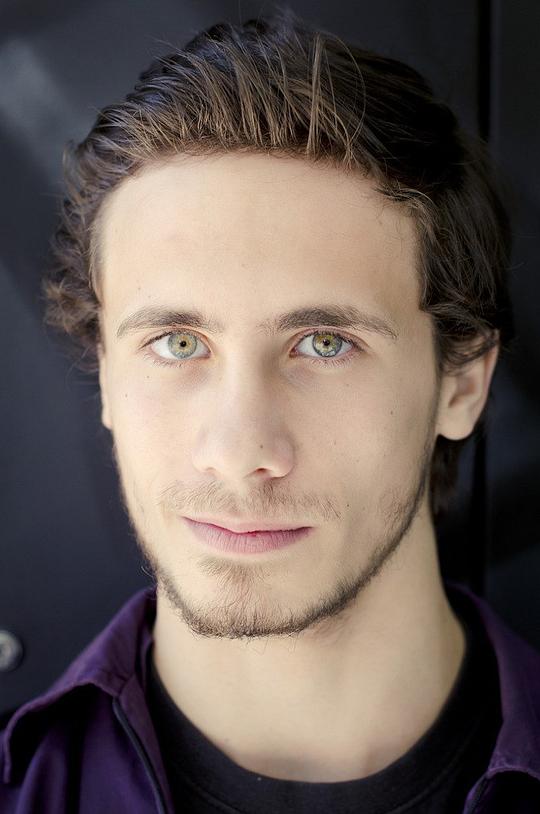 奥瑞欧·普拉 Oriol Pla照片