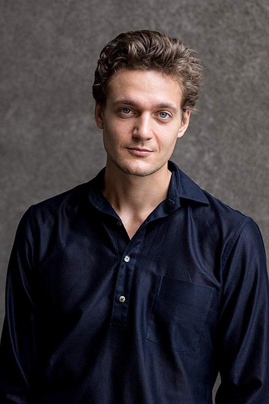 卢卡斯·英格兰德 Lucas Englander照片