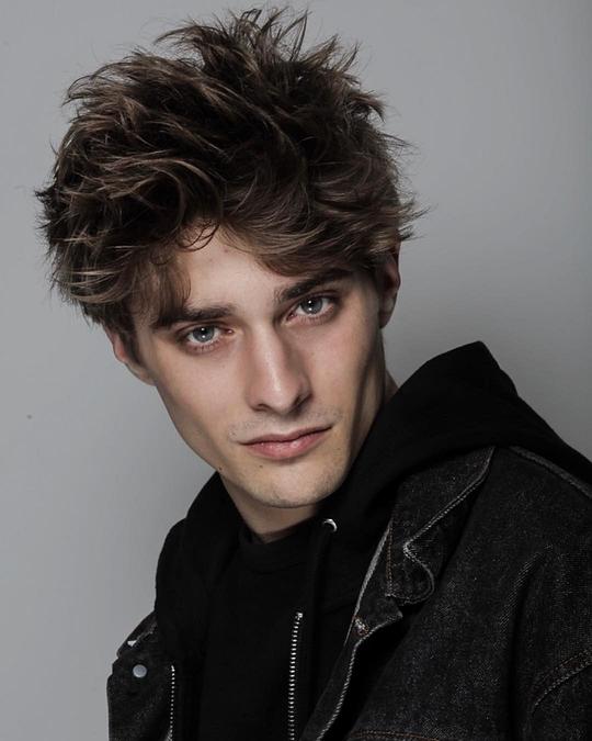 马克桑斯·达奈-弗伟尔 Maxence Danet-Fauvel照片