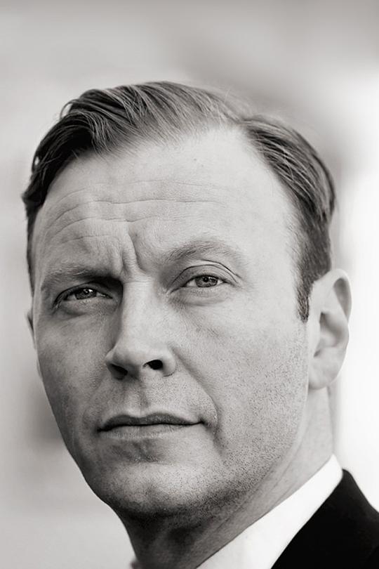 斯温·奥拉维尔·冈纳松 Sveinn Ólafur Gunnarsson照片