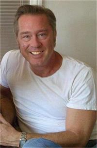 Todd Hughes照片