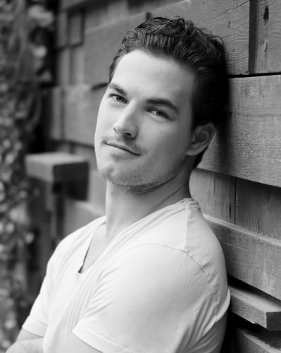 嘉科莫·吉安尼欧缇 Giacomo Gianniotti照片