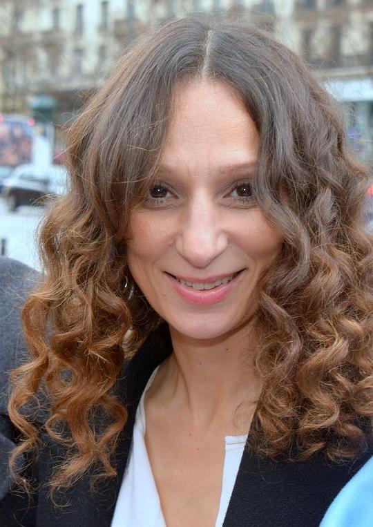 侯达·本亚闵纳 Houda Benyamina照片