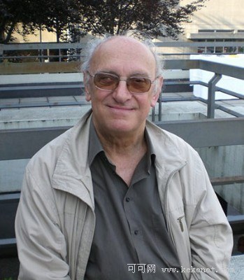 帕特罗斯·马可瑞斯 Petros Markaris照片