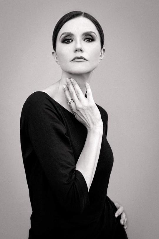 亚历桑德拉·马提尼斯 Alessandra Martines照片