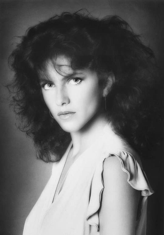 克里欧·戈德史密斯 Clio Goldsmith照片