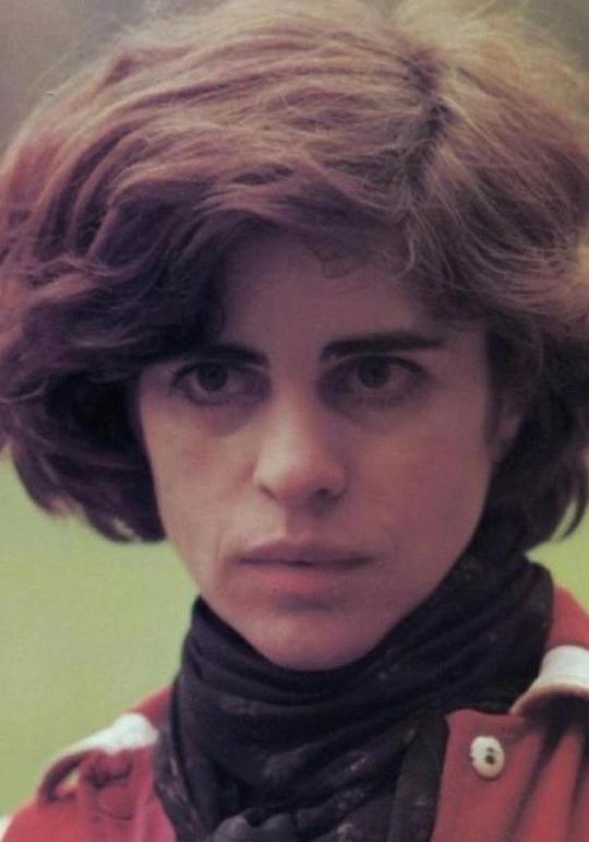 埃尔米娜·卡拉戈厄 Hermine Karagheuz照片