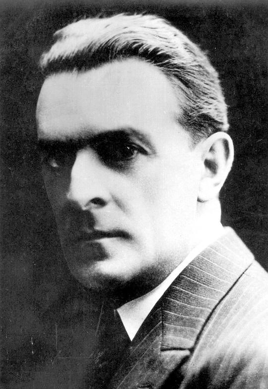 勒内·纳瓦尔 René Navarre照片