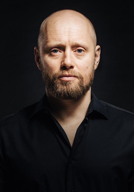 阿卡塞尔·亨涅 Aksel Hennie照片